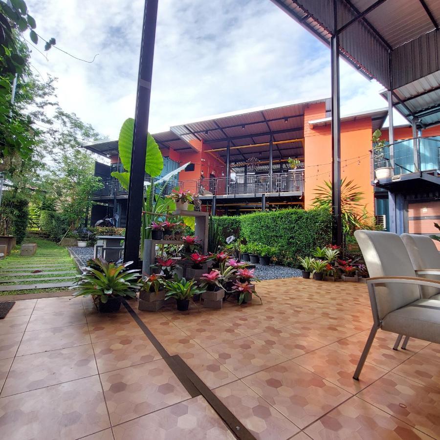 Kipbox Hotel Trang Exterior foto